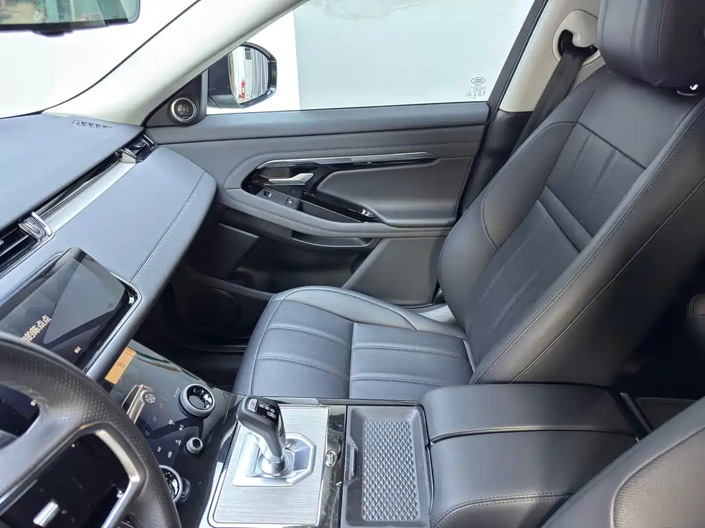 Land Rover Evoque 2023 — фото 14