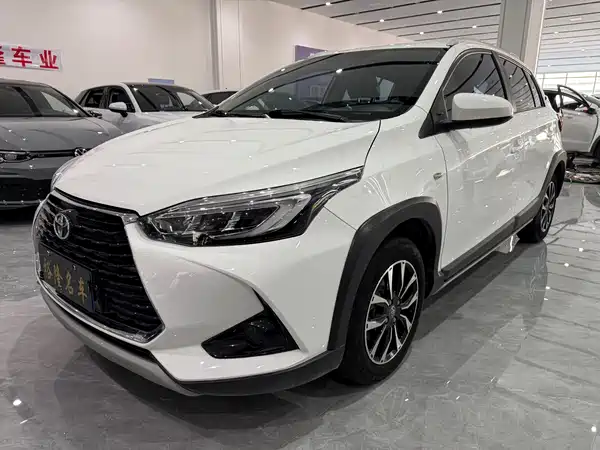 Toyota Yaris L 2022