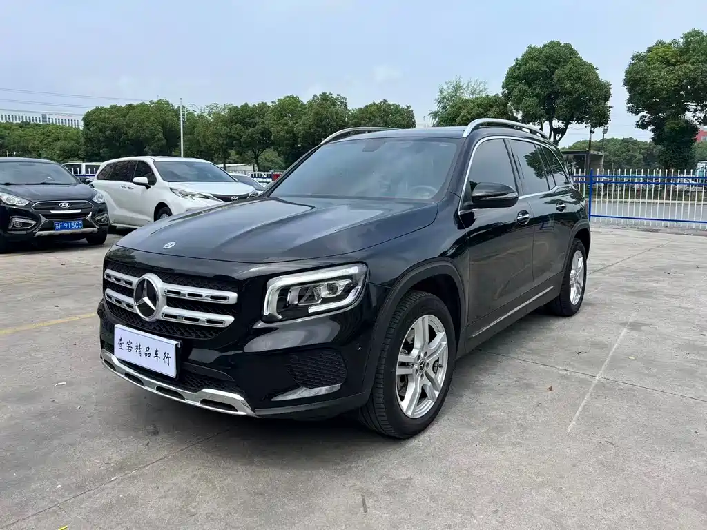 Mercedes-Benz GLB 2023 — фото 1