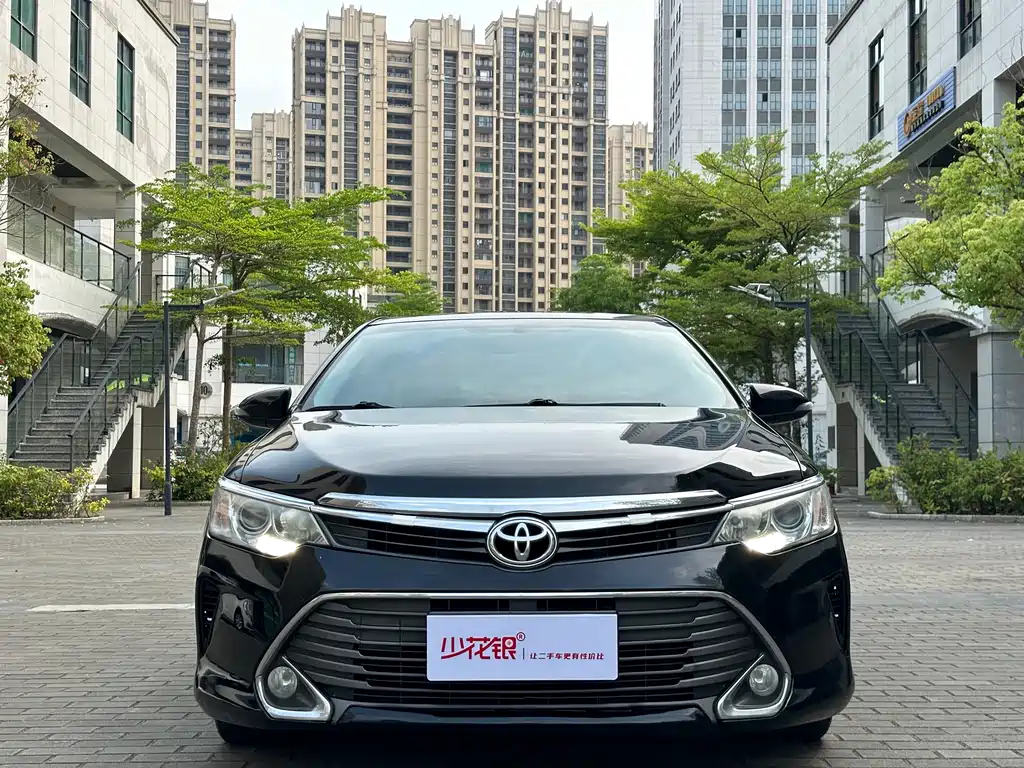 Toyota Camry 2015 — фото 2