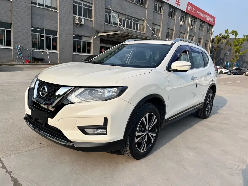 Nissan X-Trail 2017 — фото 1