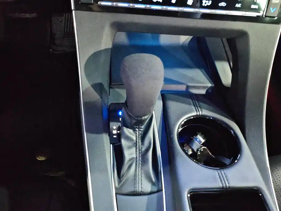 Toyota Avalon 2022 — фото 16