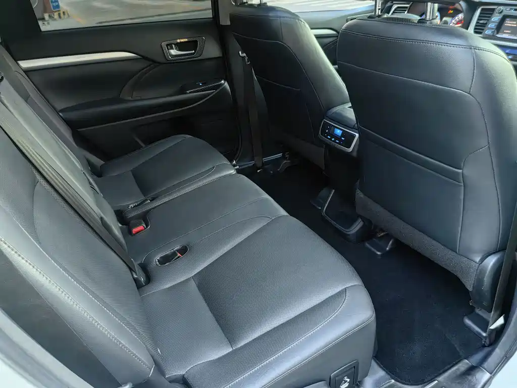 Toyota Highlander 2016 — фото 11