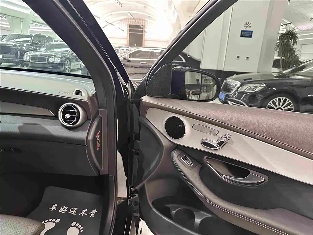 Mercedes-Benz GLC 2020 — фото 25