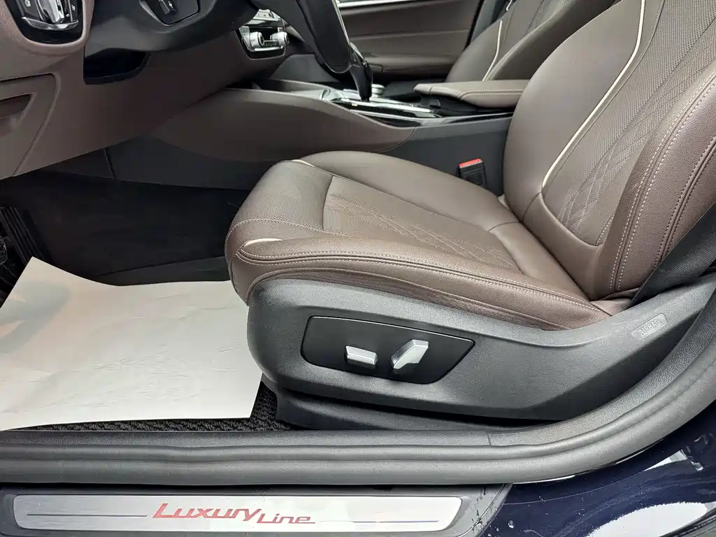 BMW 5 Series 2021 — фото 15