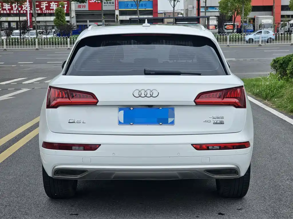 Audi Q5L 2020 — фото 5