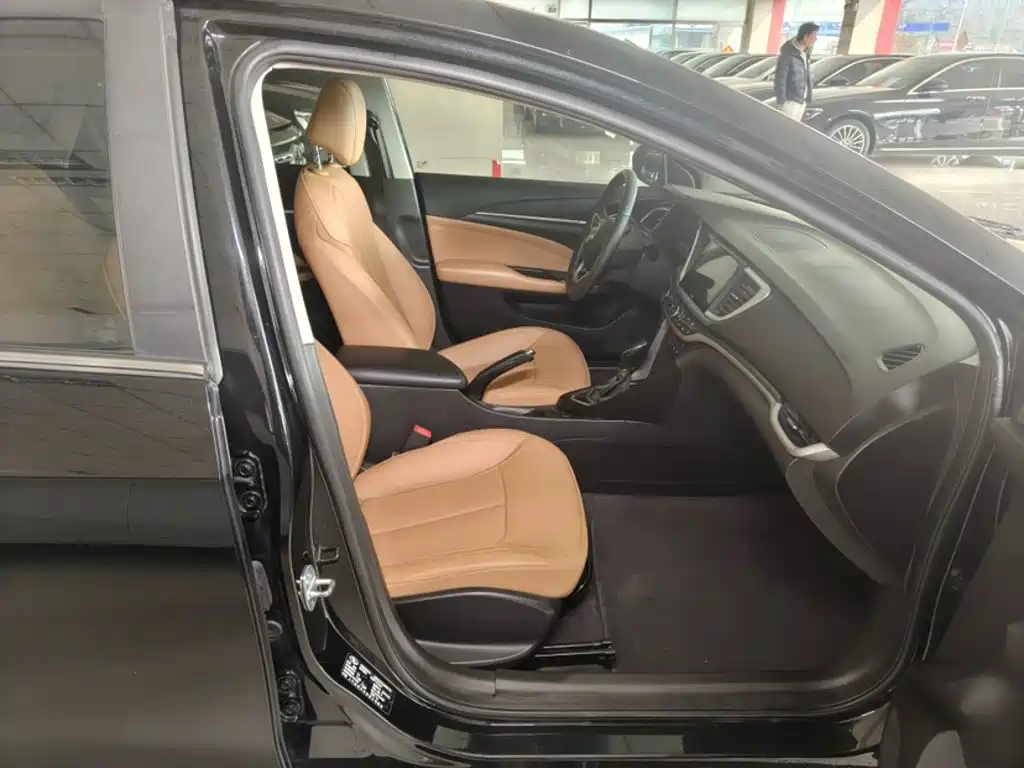 Buick Excelle 2018 — фото 12