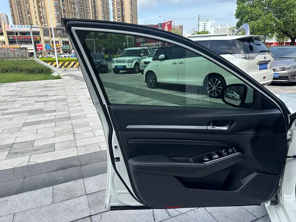 Nissan Teana 2022 — фото 13
