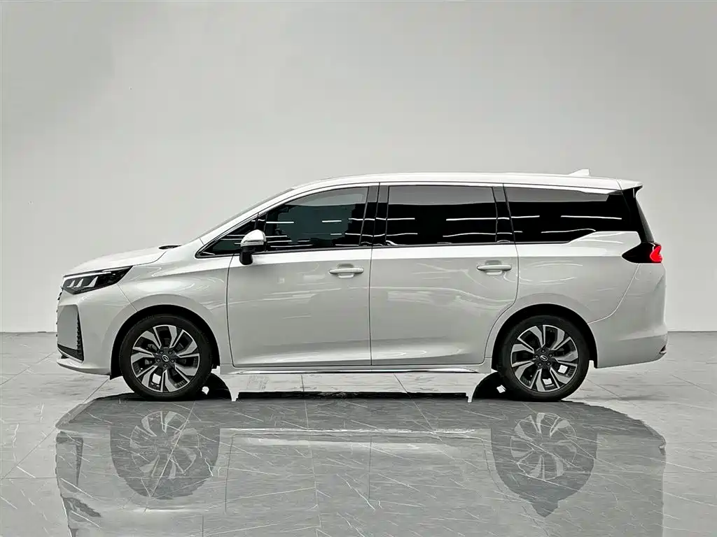 GAC Trumpchi M6 2023 — фото 3