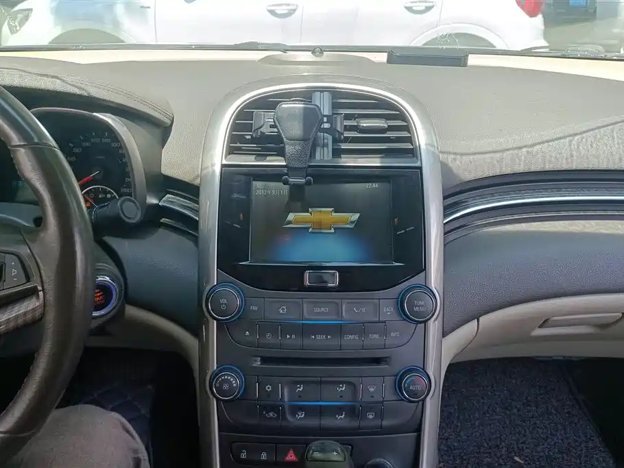 Chevrolet Malibu 2015 — фото 13