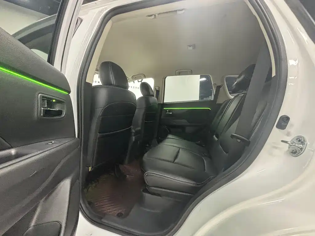 Mitsubishi Outlander 2022 — фото 12