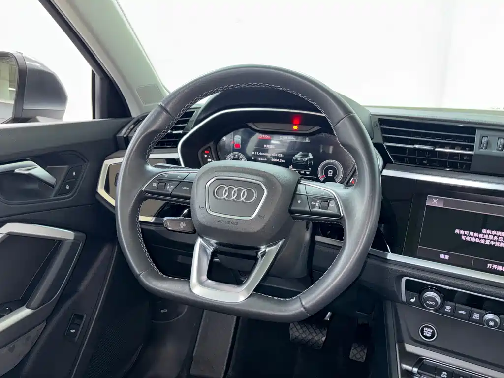 Audi Q3 2022 — фото 13
