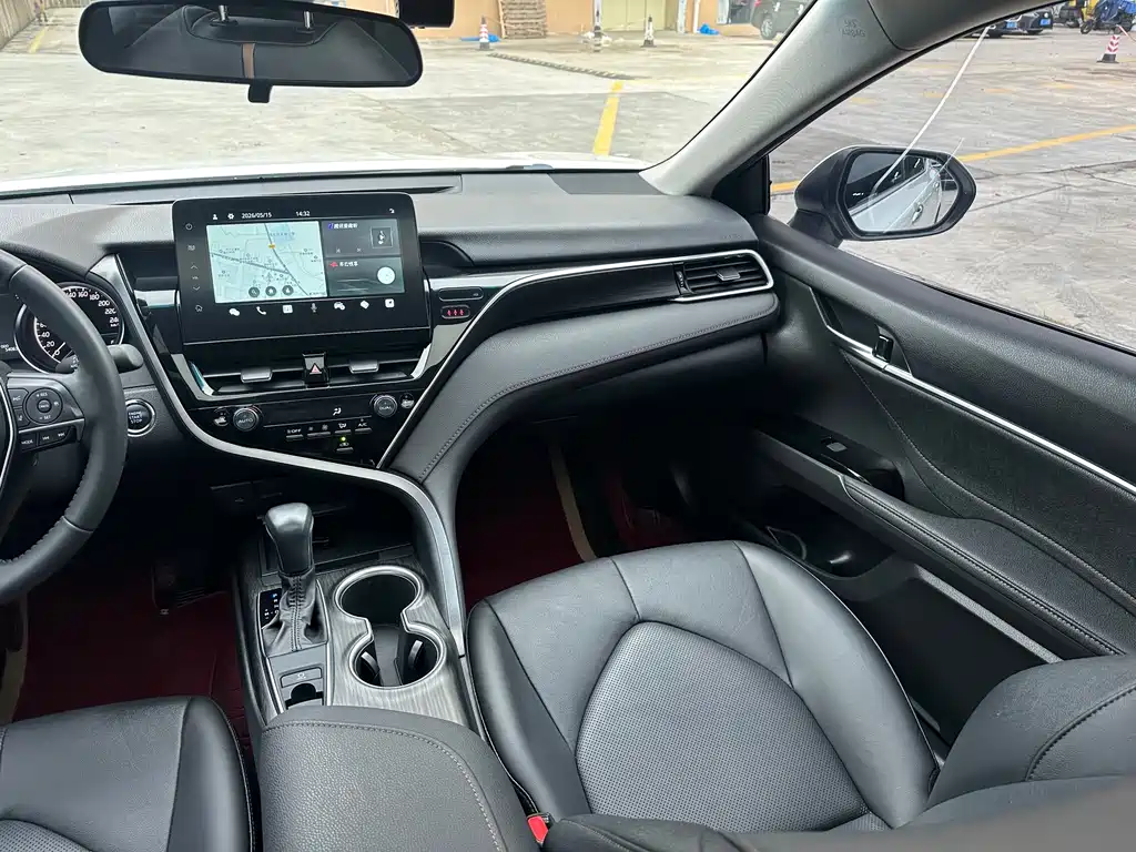 Toyota Camry 2021 — фото 7