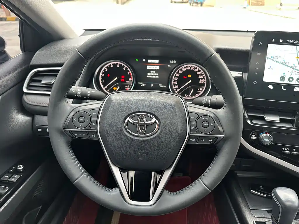 Toyota Camry 2021 — фото 8