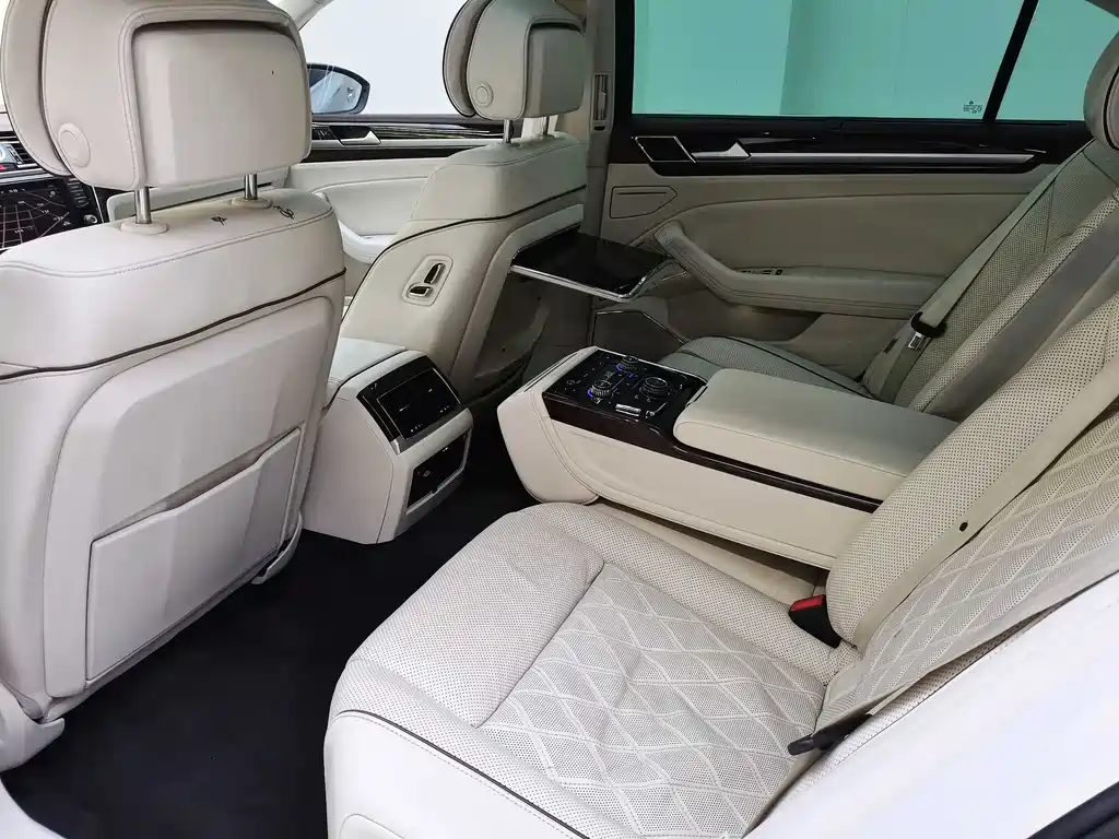 Volkswagen Phideon 2017 — фото 16