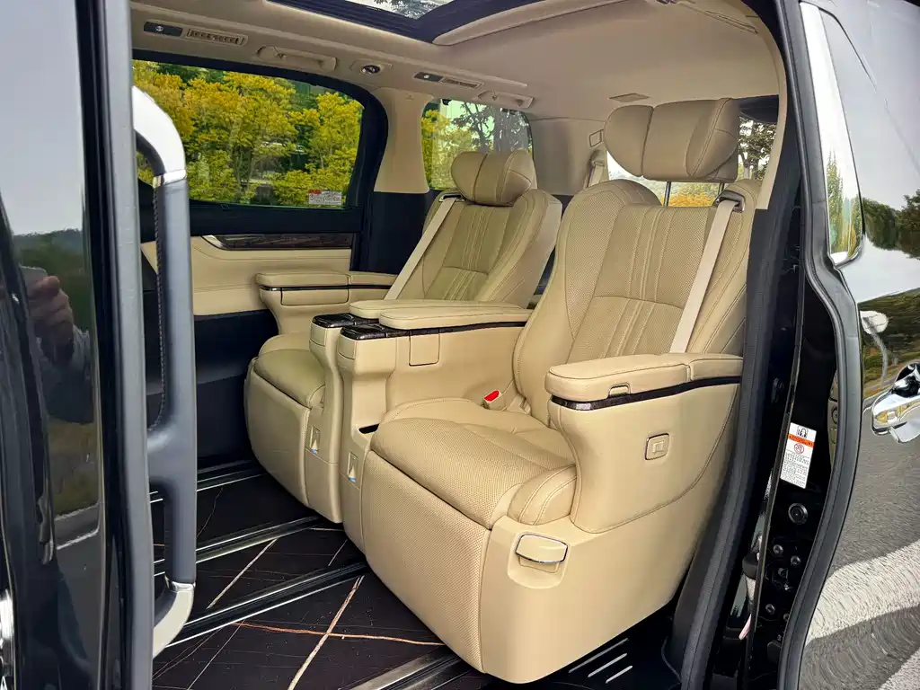 Toyota Alphard 2020 — фото 14
