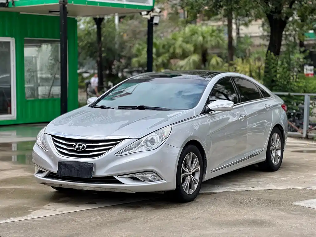 Hyundai Sonata 2015 — фото 1