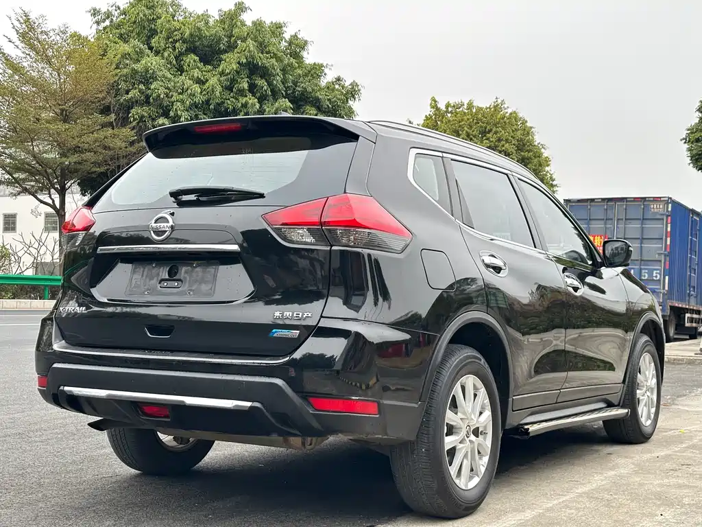 Nissan X-Trail 2018 — фото 9