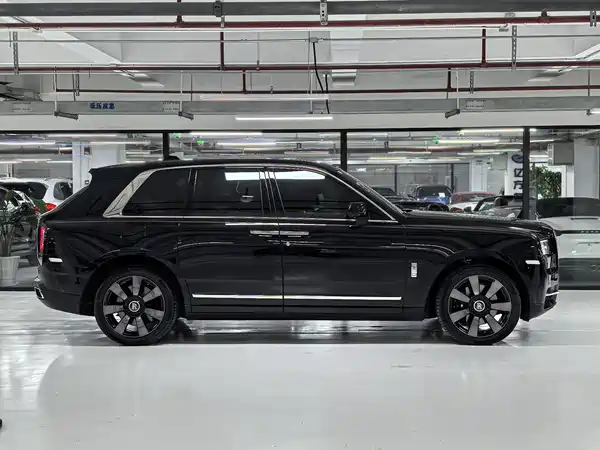 Rolls-Royce Cullinan 2022
