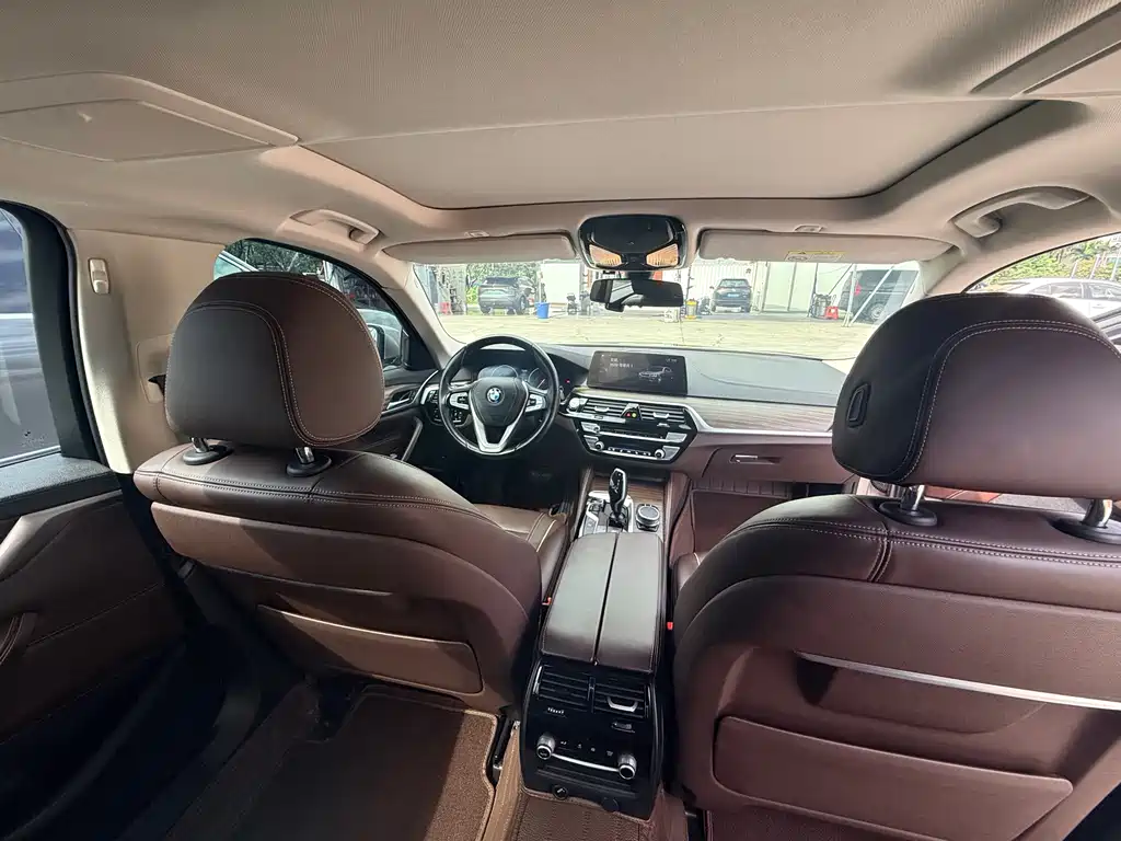 BMW 5 Series New Energy 2019 — фото 15
