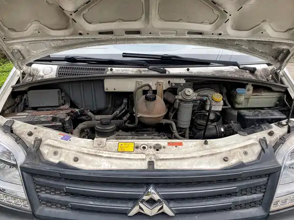 Maxus V80 2011