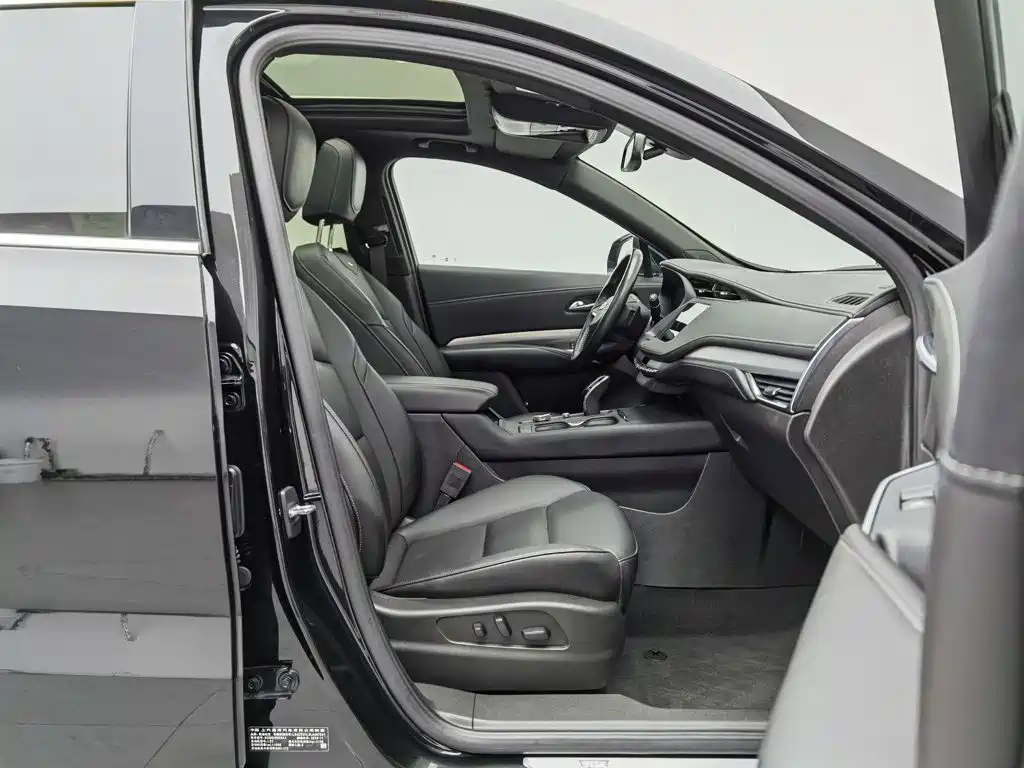 Cadillac XT4 2020 — фото 23