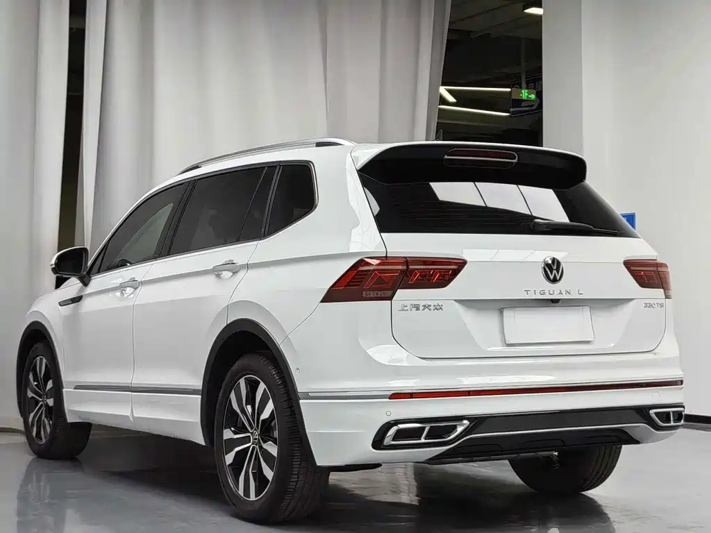 Volkswagen Tiguan L 2023 — фото 11