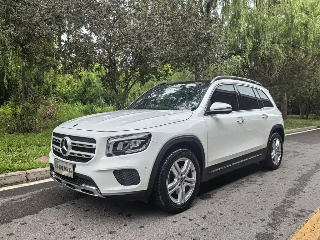 Mercedes-Benz GLB 2023 — фото 1