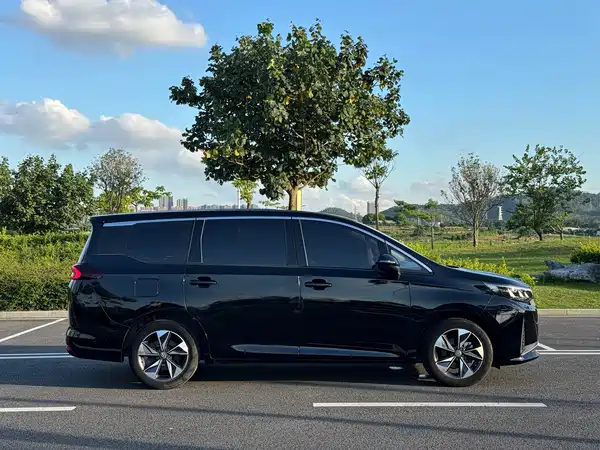 GAC Trumpchi M6 2021