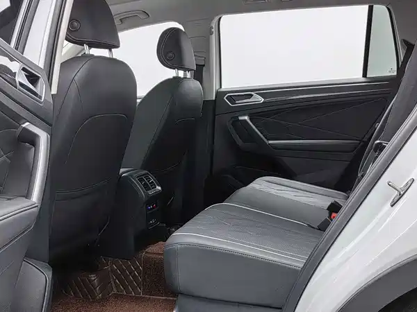 Volkswagen Tiguan L 2023