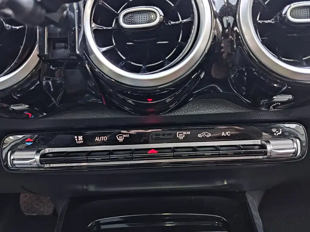 Mercedes-Benz GLB 2020 — фото 15