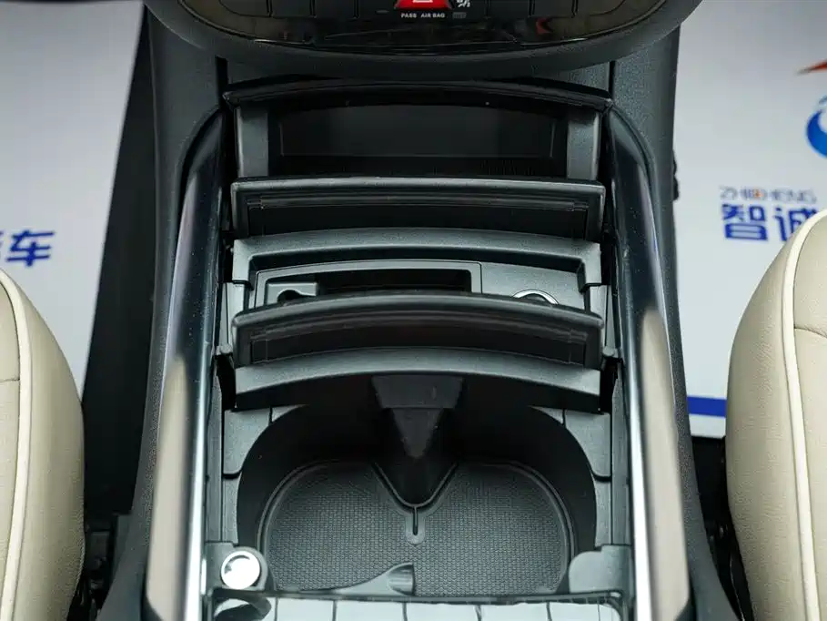 Mercedes-Benz R-Class 2015 — фото 16