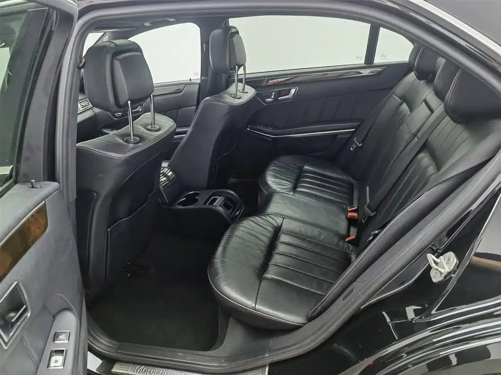 Mercedes-Benz E-Class 2015 — фото 15