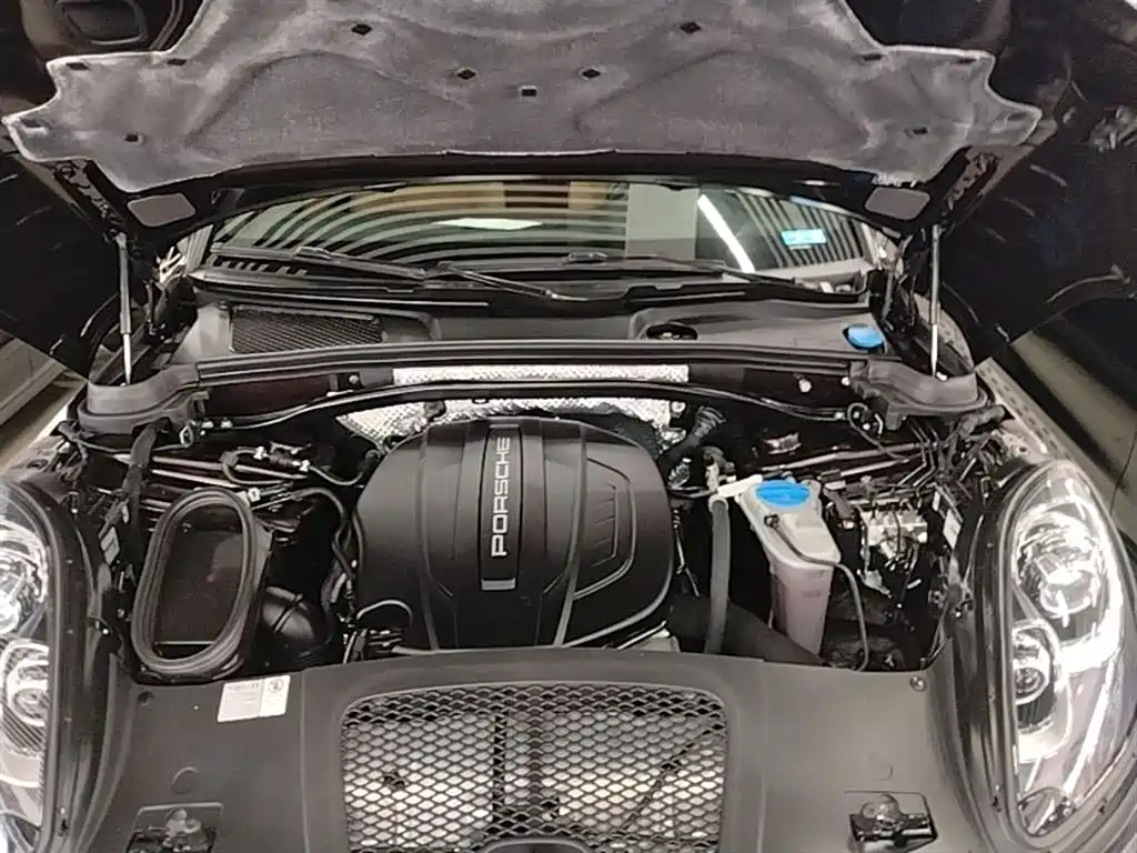 Porsche Macan 2018 — фото 20
