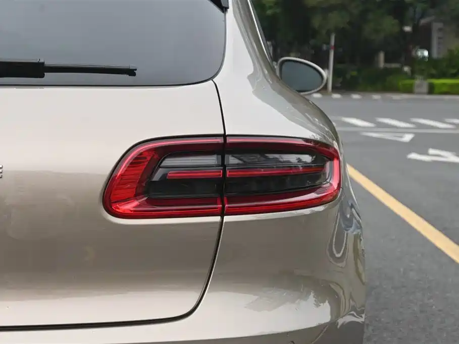 Porsche Macan 2015 — фото 16