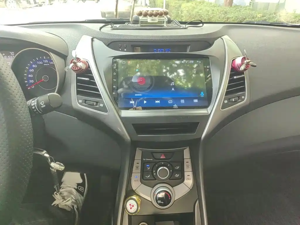 Hyundai Elantra 2018