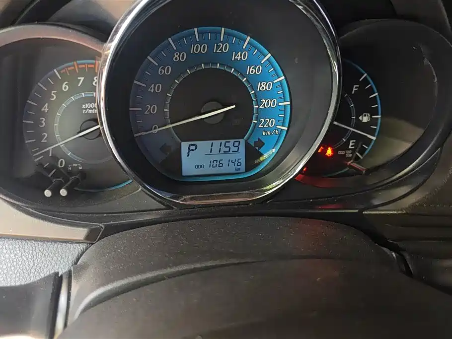 Toyota Yaris L 2014 — фото 14