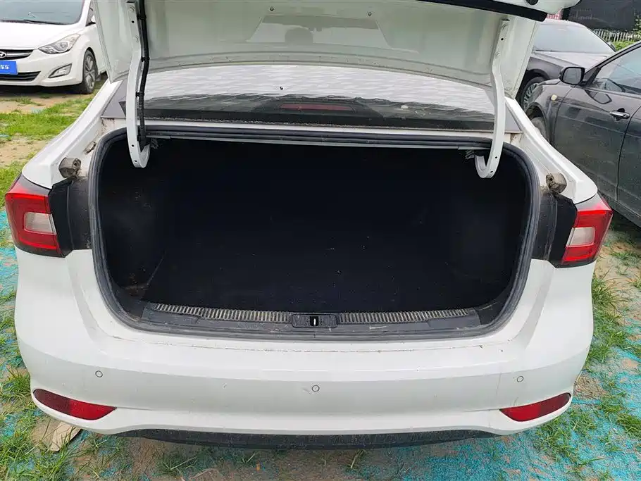 Roewe i5 2020