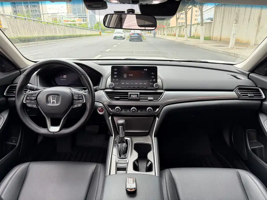 Honda Accord 2019 — фото 12