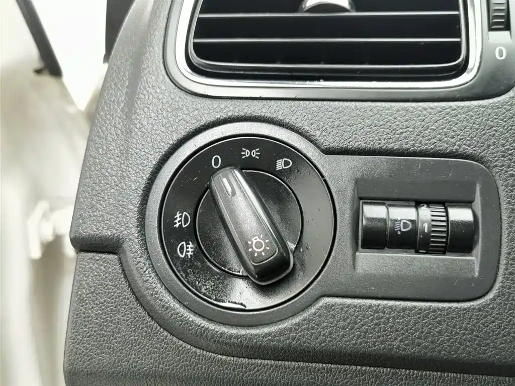 Volkswagen Polo 2013 — фото 21