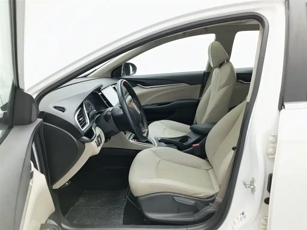 Buick Excelle 2017 — фото 10