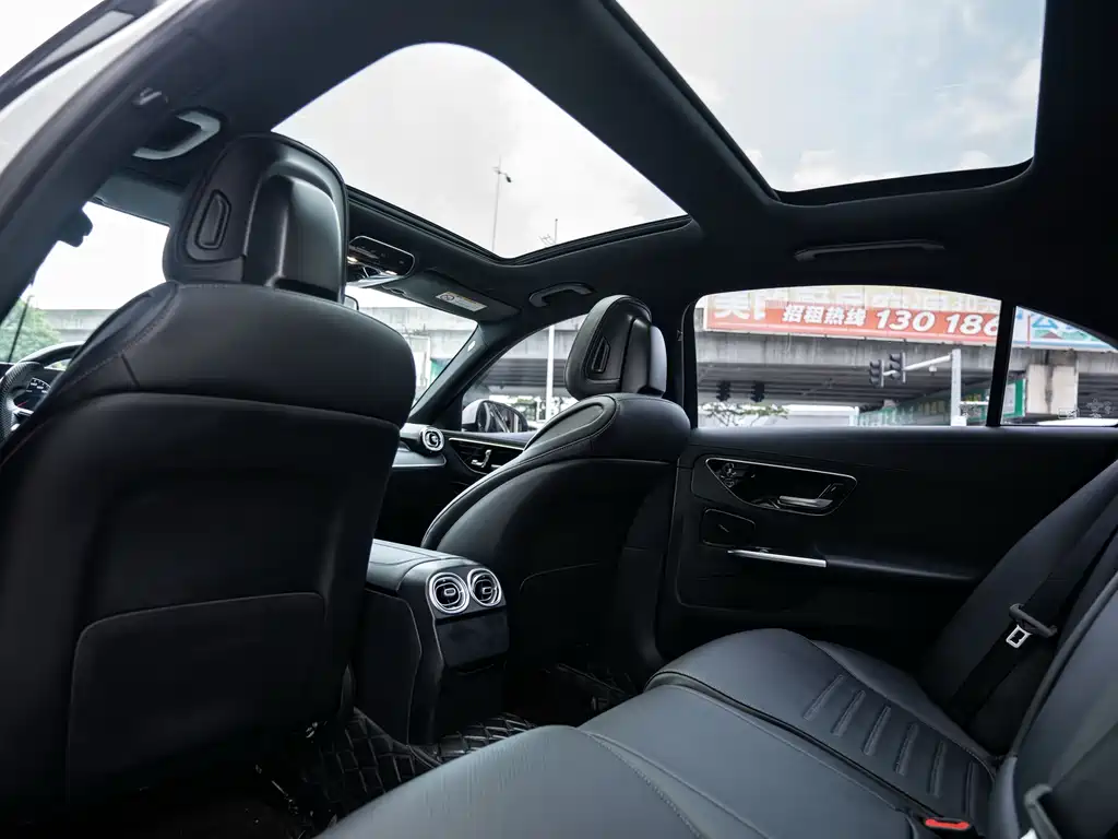 Mercedes-Benz C-Class 2023 — фото 10