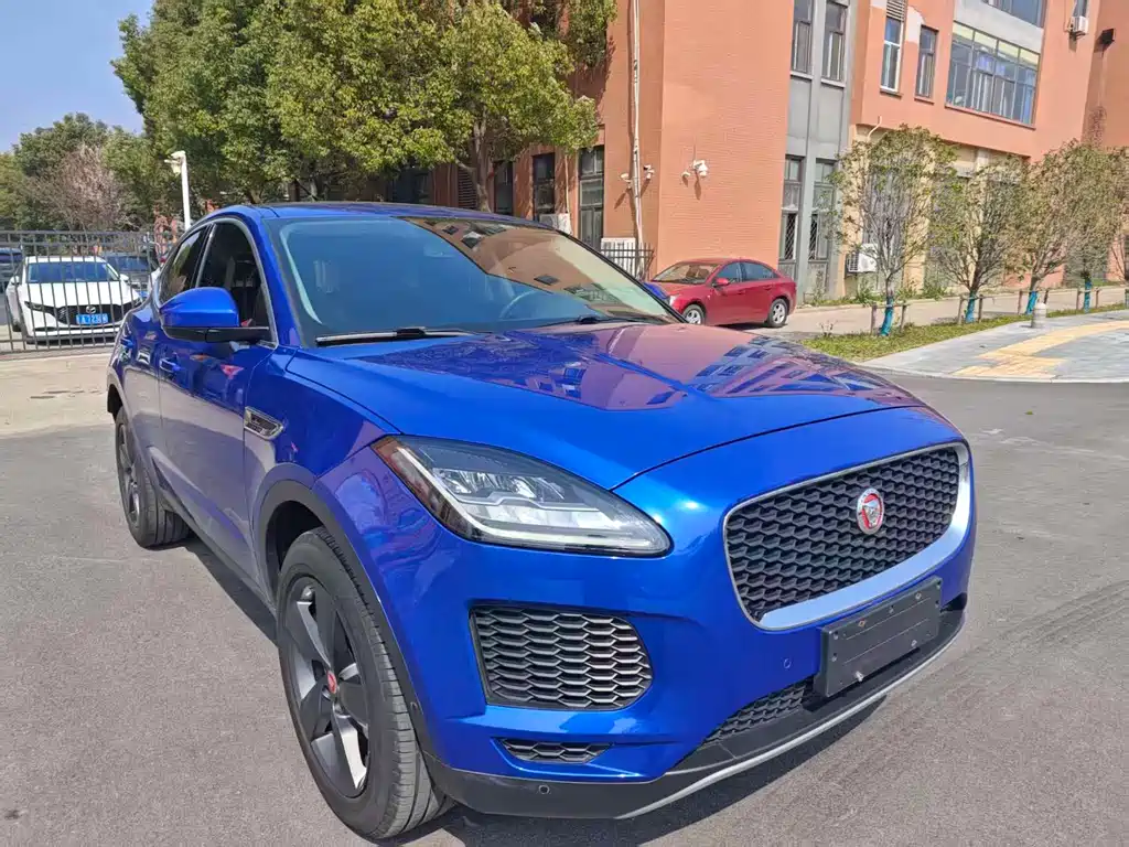 Jaguar E-PACE 2021 — фото 2