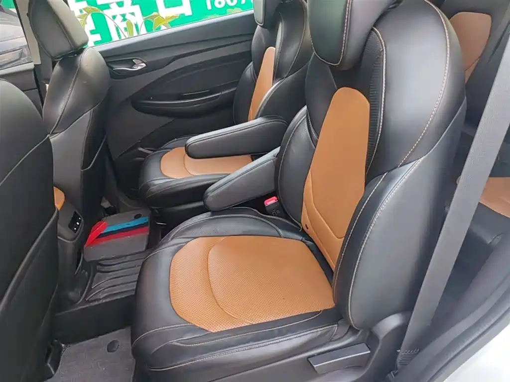 Wuling Hongguang S3 2020 — фото 17
