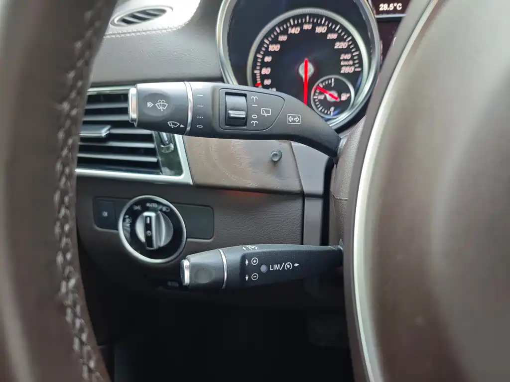 Mercedes-Benz GLE 2018 — фото 19