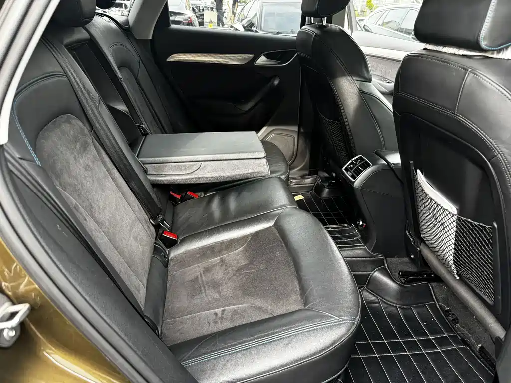 Audi Q3 2018 — фото 10