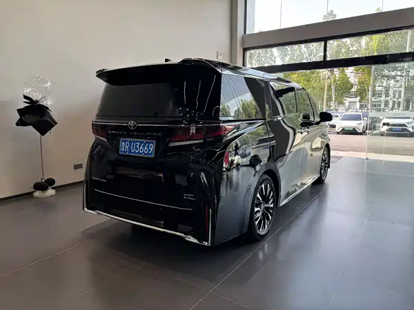 Toyota Vellfire 2024