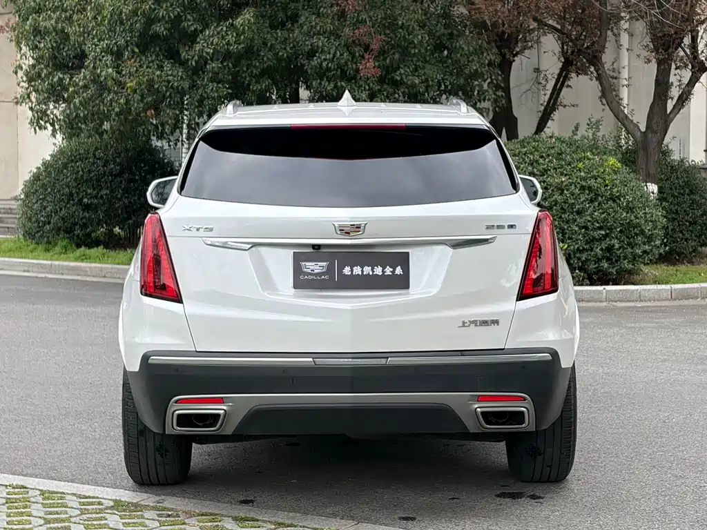 Cadillac XT5 2022 — фото 8