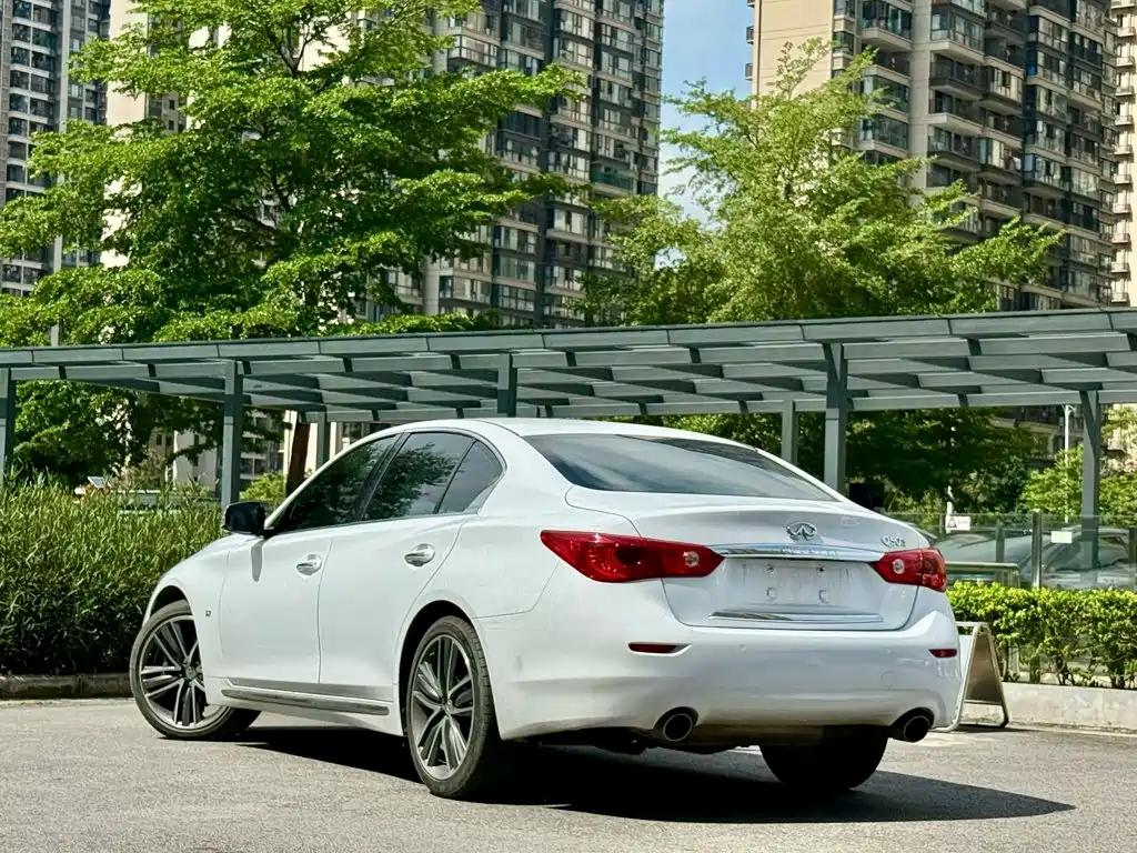 Infiniti Q50L 2016 — фото 22