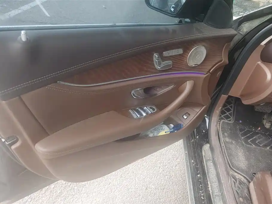 Mercedes-Benz E-Class 2022